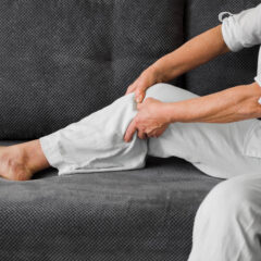 How Orthopedic Surgeons Diagnose and Treat Arthritis